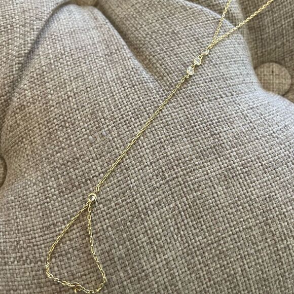 Gold hand chain - Picture 3 of 3